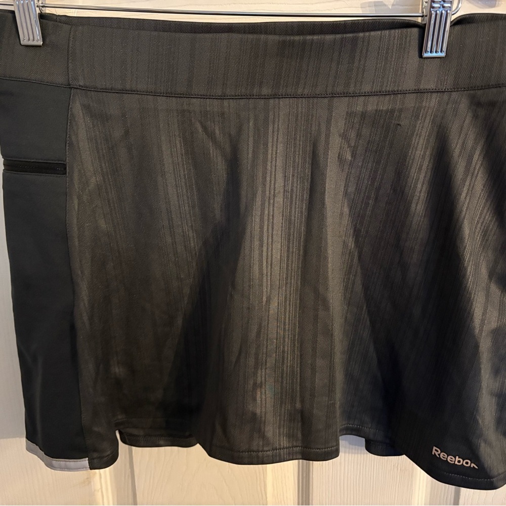Reebok Black Playdry Mini Skort women’s size Large.